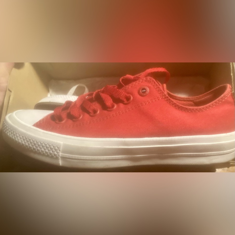 Converse Chuck Taylor All-Star II Red Low-top shoes Mens 5.5/Womens 7.5 NIB